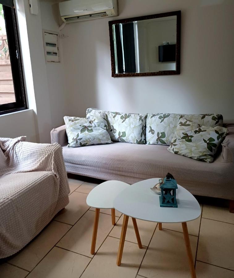Varkiza Seaside Apts Bagian luar foto